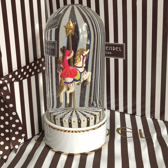 Henri Bendel 2013 Carousel Couture Snowglobe - Picture 5 of 10